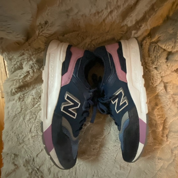 New Balance Sz 9.5 997H blue, navy and pink Sneakers - Picture 6 of 11